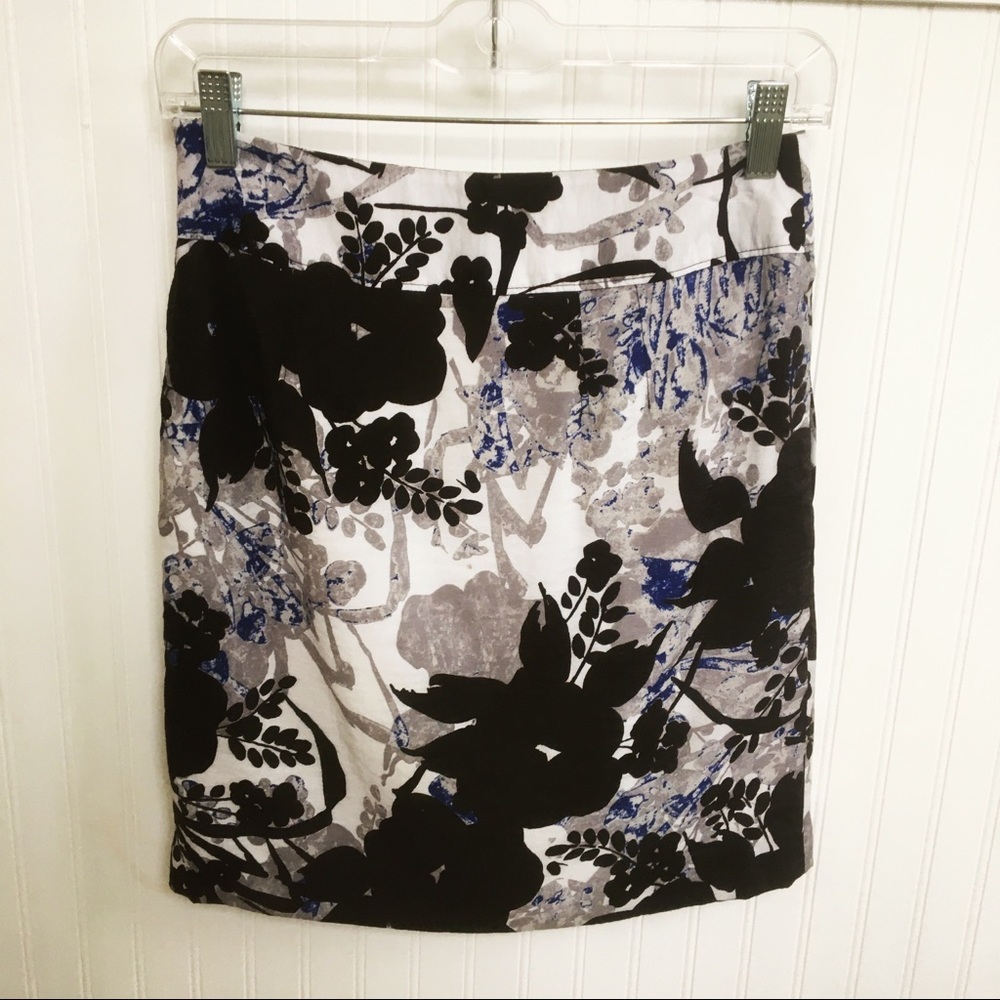 Ann Taylor Multi-Blue & White Skirt w/Pockets 00P